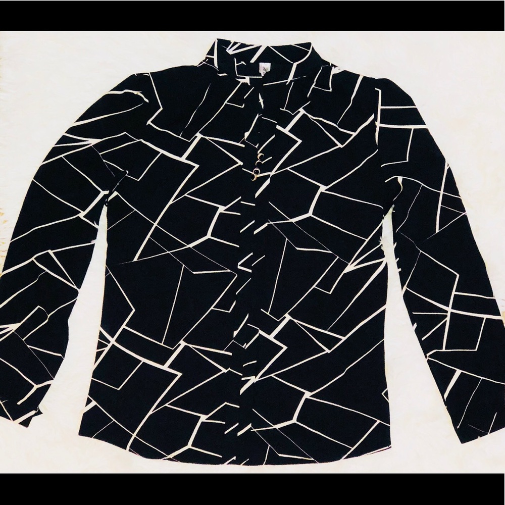 Brand New. Black & White Blouse ❤️❤️❤️